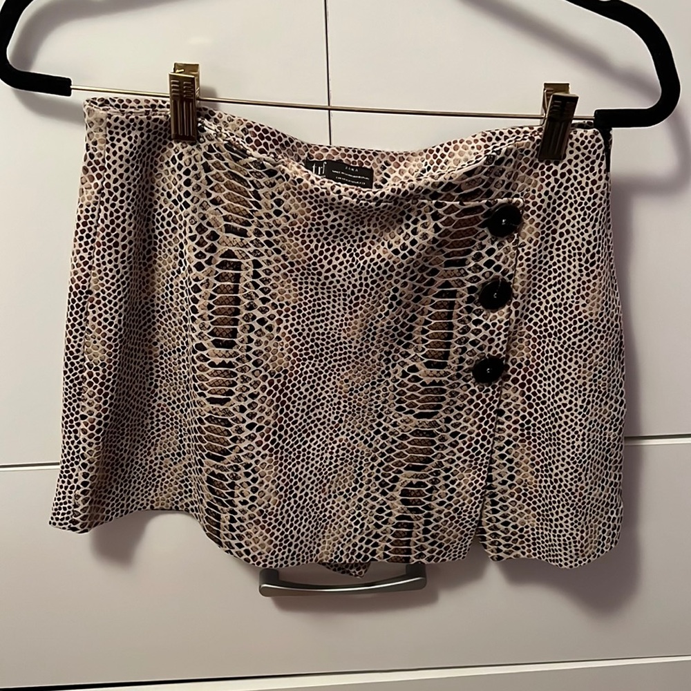 zara skort